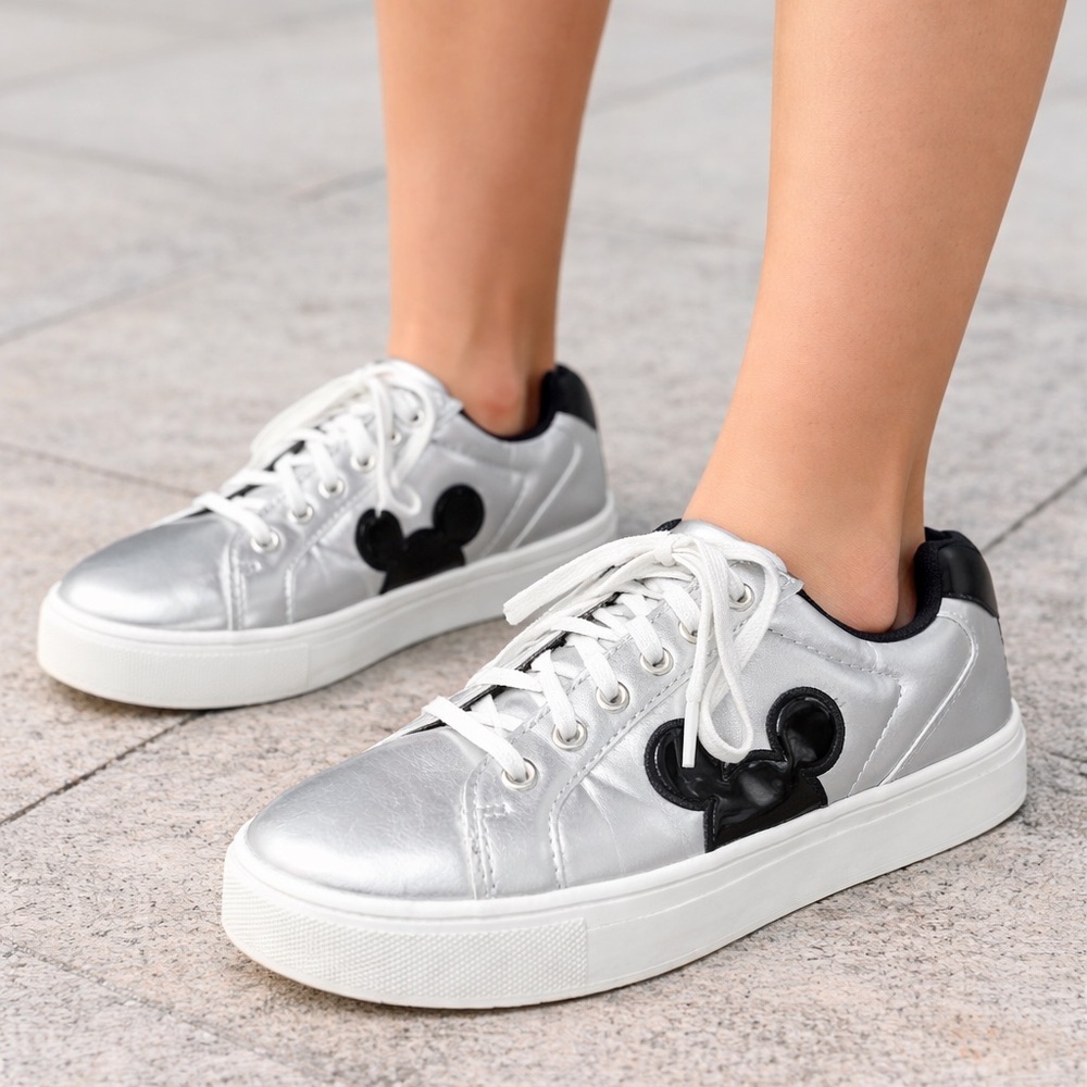 Disney‎ Mickey Mouse Silver Sneakers Women’s Size 7 Metallic Platform Lace Up
